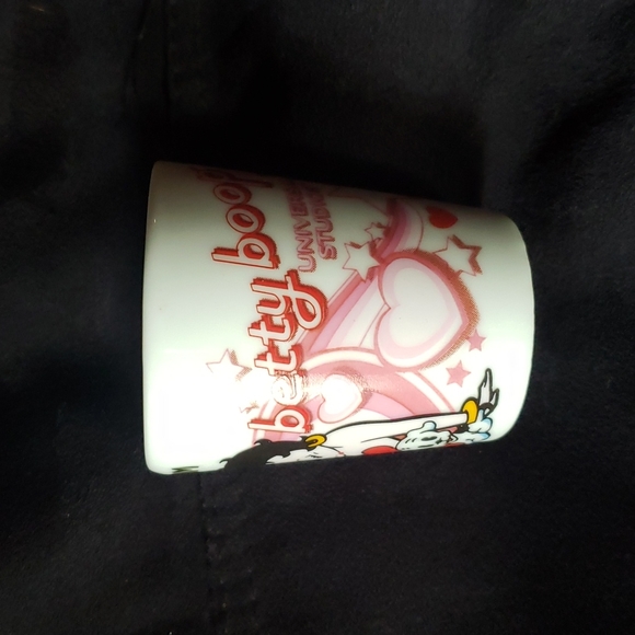 Betty Boop Shotglass - Picture 2 of 5